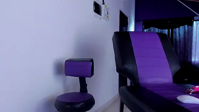 Snapshot of ink_demonxxx chatting on 10-10-25, 05:34 ink demonxxx online show from 10-10-25, 05:34