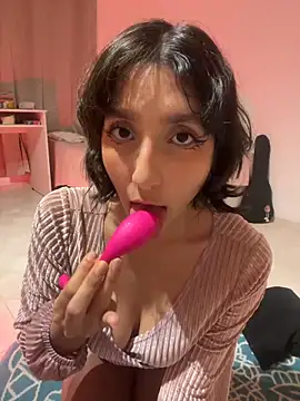 aurora xoxo online show from 12-13-24, 04:43