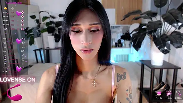 Snapshot of Unforttable_Anisha chatting on 11-16-25, 12:22 Unforttable Anisha online show from 11-16-25, 12:22