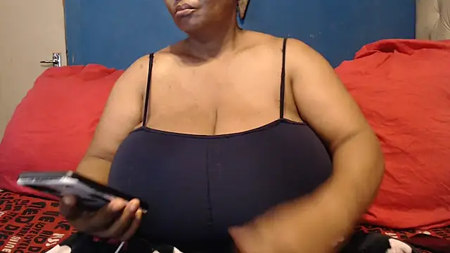 CUTEFIRMMELONSS online show from 10-28-25, 10:52