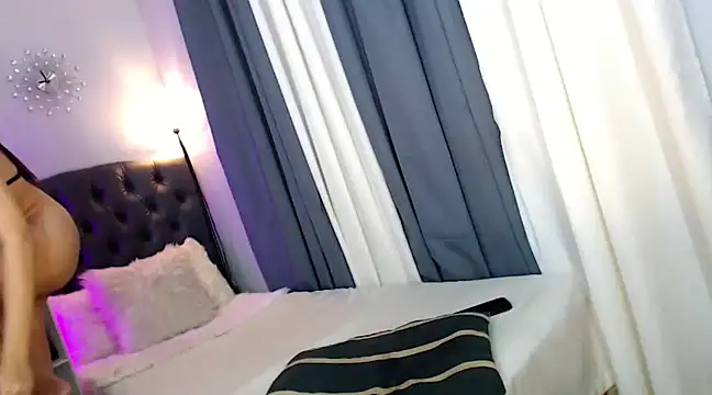 Snapshot of FinestGirlx chatting on 01-23-25, 09:18 FinestGirlx online show from 01-23-25, 09:18