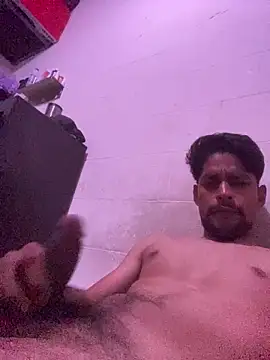 Snapshot of thegoldensexting420 chatting on 10-21-25, 06:58 thegoldensexting420 online show from 10-21-25, 06:58