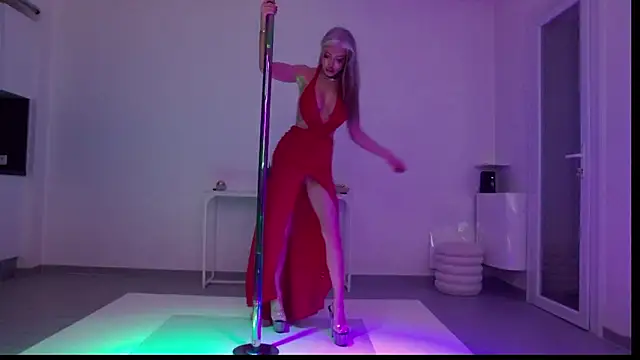 Bella Twine online show from 03-06-26, 07:54