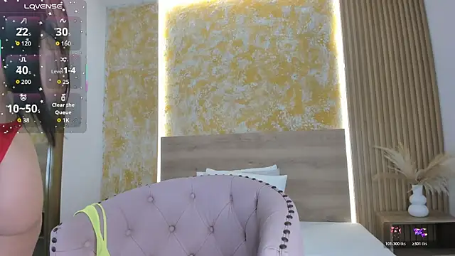 Valentina Ross  online show from 12-04-25, 11:30