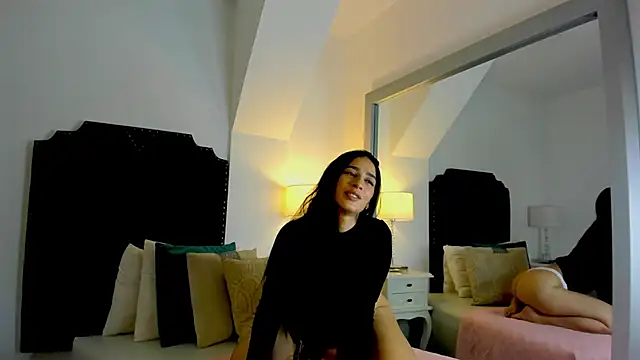 Snapshot of Valentina_Ross_ chatting on 05-02-26, 01:21 Valentina Ross online show from 05-02-26, 01:21