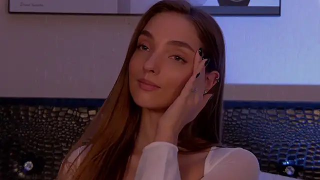 Snapshot of VirginieCruz chatting on 02-04-25, 01:34 VirginieCruz online show from 02-04-25, 01:34