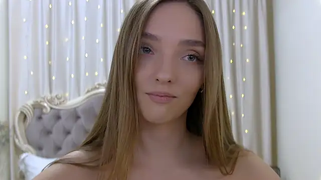 Snapshot of VirginieCruz chatting on 02-09-25, 10:32 VirginieCruz online show from 02-09-25, 10:32