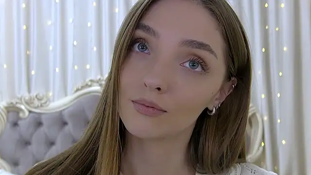 Snapshot of VirginieCruz chatting on 02-10-25, 04:41 VirginieCruz online show from 02-10-25, 04:41