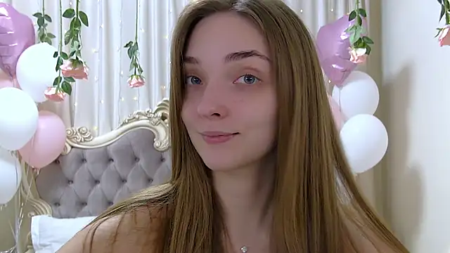 Snapshot of VirginieCruz chatting on 02-23-25, 10:31 VirginieCruz online show from 02-23-25, 10:31