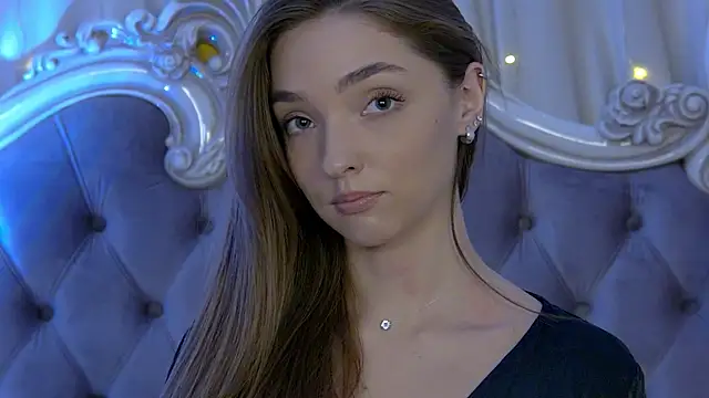 Snapshot of VirginieCruz chatting on 03-03-25, 01:42 VirginieCruz online show from 03-03-25, 01:42