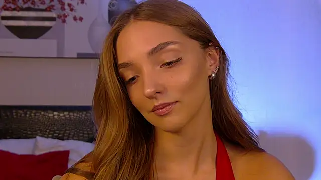 Snapshot of VirginieCruz chatting on 10-13-25, 07:25 VirginieCruz online show from 10-13-25, 07:25