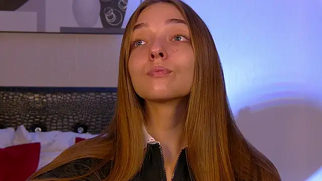 Snapshot of VirginieCruz chatting on 10-20-25, 07:25 VirginieCruz online show from 10-20-25, 07:25