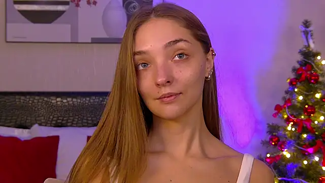 Snapshot of VirginieCruz chatting on 12-04-25, 05:39 VirginieCruz online show from 12-04-25, 05:39