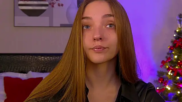 Snapshot of VirginieCruz chatting on 12-05-25, 05:27 VirginieCruz online show from 12-05-25, 05:27