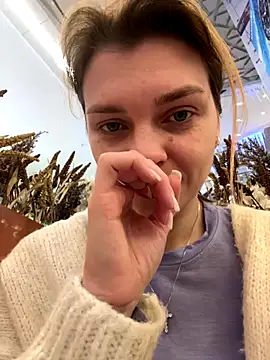 ValenciaShock online show from 12-19-25, 06:42