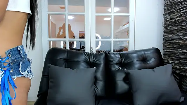 Snapshot of miss_sweett chatting on 02-17-25, 01:32 miss sweett online show from 02-17-25, 01:32