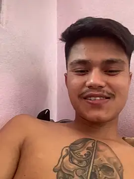 Hullax online show from 04-19-26, 05:07