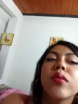 Snapshot of leah_passion chatting on 09-18-25, 09:17 leah passion online show from 09-18-25, 09:17