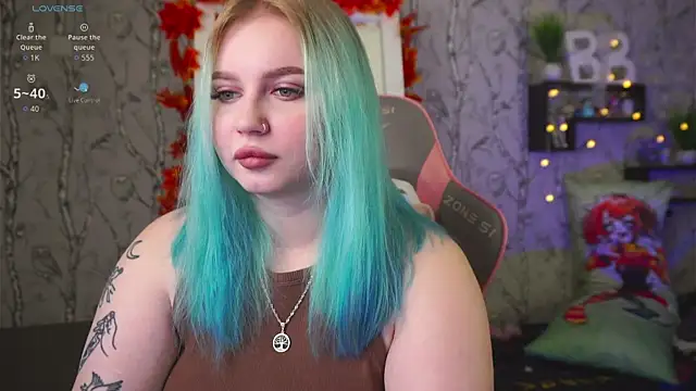 Moon Valkyrie online show from 10-03-25, 07:49