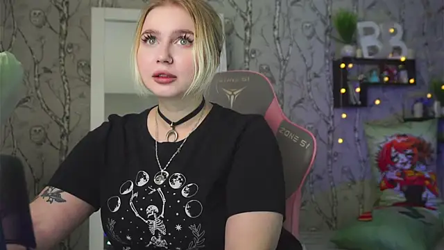 Moon Valkyrie online show from 03-13-26, 09:16