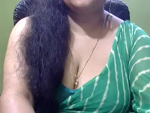 Snapshot of Mona_love143 chatting on 11-08-25, 10:04 Mona love143 online show from 11-08-25, 10:04