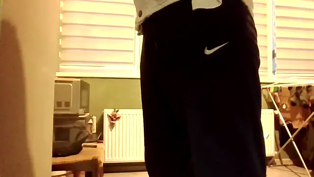 Snapshot of SexSanich chatting on 10-11-25, 04:12 SexSanich online show from 10-11-25, 04:12