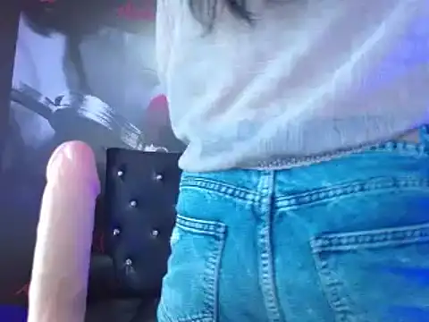 Snapshot of VALERY_MEER chatting on 12-06-24, 02:49 VALERY MEER online show from 12-06-24, 02:49