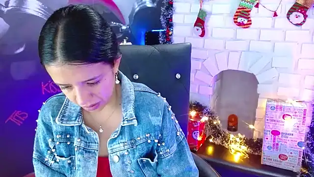 Snapshot of VALERY_MEER chatting on 12-21-24, 12:49 VALERY MEER online show from 12-21-24, 12:49