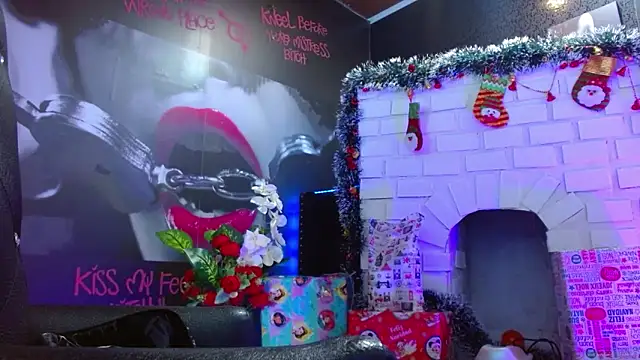 Snapshot of VALERY_MEER chatting on 12-23-24, 06:05 VALERY MEER online show from 12-23-24, 06:05