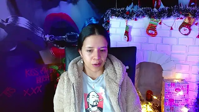 Snapshot of VALERY_MEER chatting on 12-24-24, 12:00 VALERY MEER online show from 12-24-24, 12:00