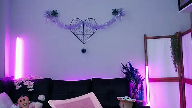 Snapshot of Wildorchid_ chatting on 12-15-24, 09:13 Wildorchid online show from 12-15-24, 09:13