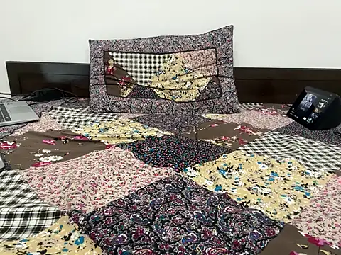 Snapshot of debu46 chatting on 10-16-25, 08:21 debu46 online show from 10-16-25, 08:21