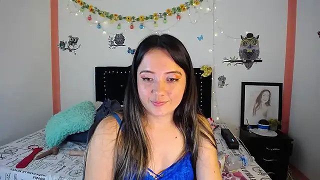 Snapshot of naughty_girl_4u chatting on 12-19-24, 10:21 naughty girl 4u online show from 12-19-24, 10:21