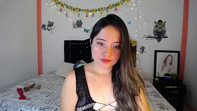 Snapshot of naughty_girl_4u chatting on 12-20-24, 06:45 naughty girl 4u online show from 12-20-24, 06:45