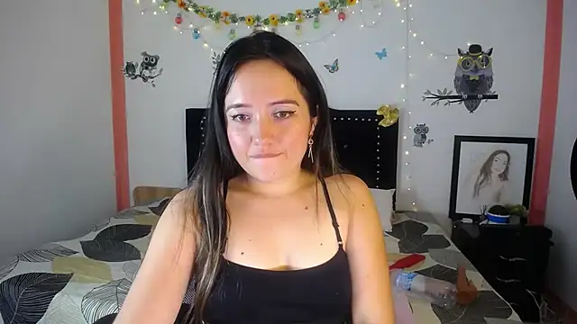 Snapshot of naughty_girl_4u chatting on 12-27-24, 08:39 naughty girl 4u online show from 12-27-24, 08:39