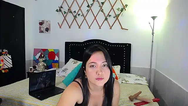 naughty girl 4u online show from 04-11-26, 07:51