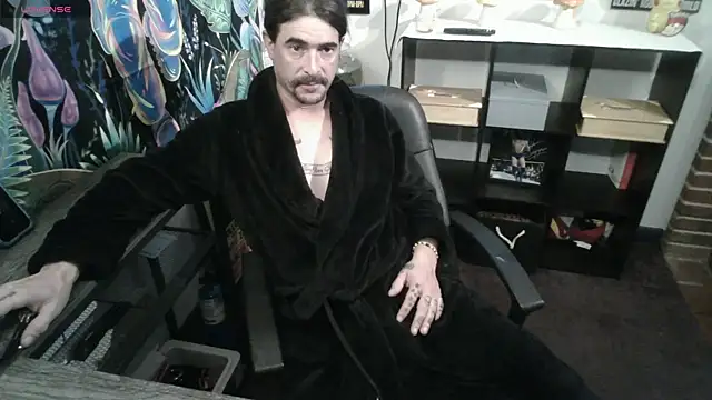 Snapshot of XxBobbyDigitalxX chatting on 06-07-26, 04:00 XxBobbyDigitalxX online show from 06-07-26, 04:00
