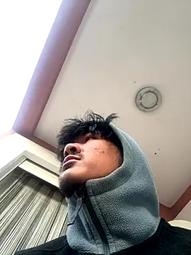 Snapshot of juniiorre chatting on 11-06-25, 07:20 juniiorre online show from 11-06-25, 07:20