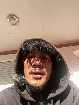 Snapshot of juniiorre chatting on 11-25-25, 12:05 juniiorre online show from 11-25-25, 12:05