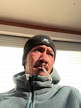 Snapshot of juniiorre chatting on 12-18-25, 08:31 juniiorre online show from 12-18-25, 08:31