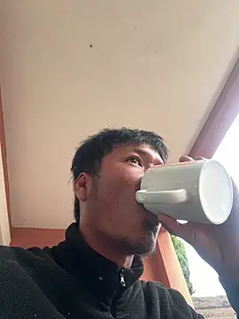 juniiorre online show from 04-22-26, 03:57