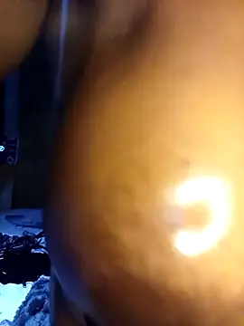 Snapshot of Aaaliyah445 chatting on 11-22-25, 05:45 Aaaliyah445 online show from 11-22-25, 05:45