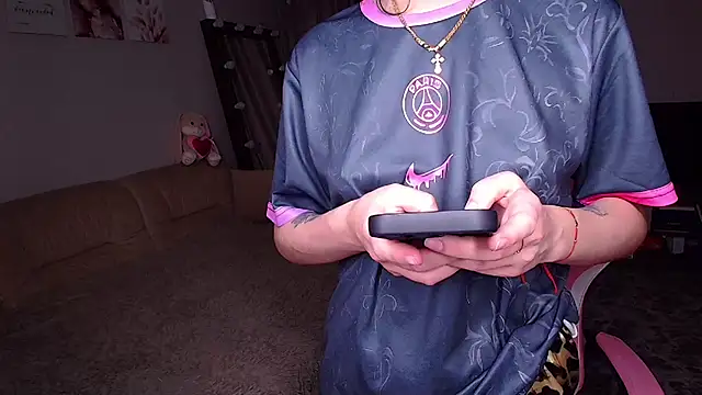   Malika   online show from 12-14-25, 02:00