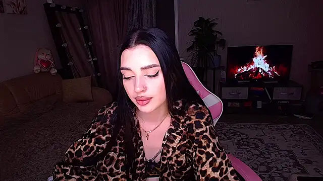   Malika   online show from 04-01-26, 01:41