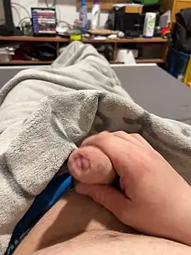 David19932908 online show from 03-12-25, 09:35