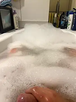 Snapshot of David19932908 chatting on 09-17-25, 04:52 David19932908 online show from 09-17-25, 04:52