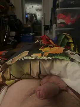 Snapshot of David19932908 chatting on 10-18-25, 08:20 David19932908 online show from 10-18-25, 08:20