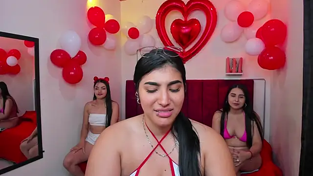 Snapshot of Afrodita-hott chatting on 02-14-25, 06:08 Afrodita-hott online show from 02-14-25, 06:08