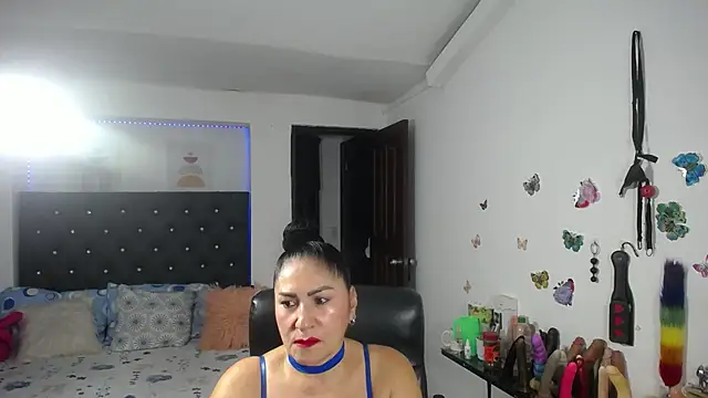 Snapshot of mature_bigboobs10 chatting on 05-10-26, 04:06 mature bigboobs10 online show from 05-10-26, 04:06
