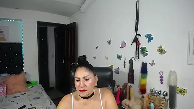 Snapshot of mature_bigboobs10 chatting on 05-14-26, 04:19 mature bigboobs10 online show from 05-14-26, 04:19